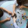 [MU]Table kids design met spelende kinderen