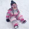 wintersport met dreumes in de sneeuw